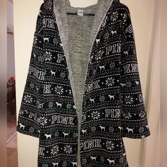 PINK Victoria's Secret Warm Plush Robe - Picture 2 of 7